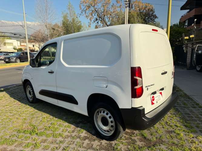 CITROËN BERLINGO DIESEL 1.5 MEC 6 VEL UNICO DUEÑO 2024