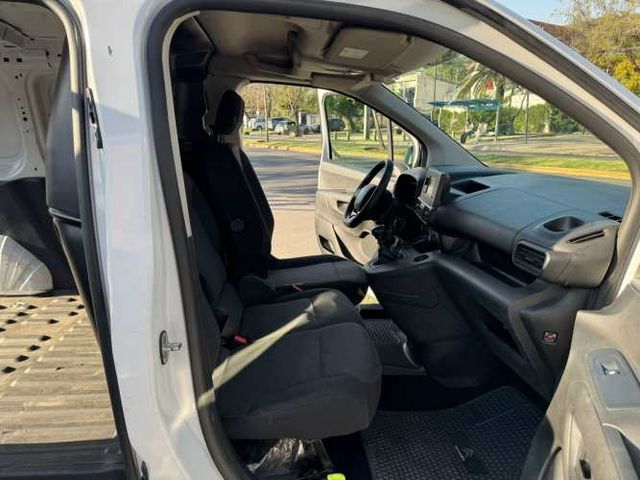CITROËN BERLINGO DIESEL 1.5 MEC 6 VEL UNICO DUEÑO 2024