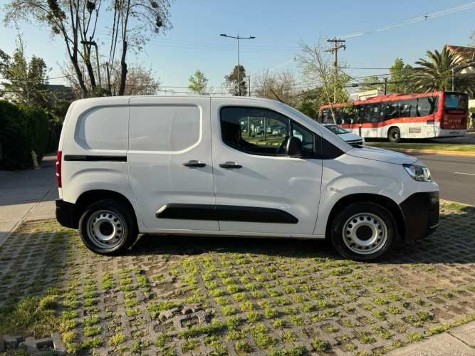 CITROËN BERLINGO DIESEL 1.5 MEC 6 VEL UNICO DUEÑO 2024