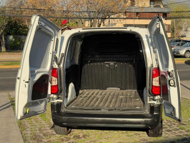 CITROËN BERLINGO DIESEL 1.5 MEC 6 VEL UNICO DUEÑO 2024