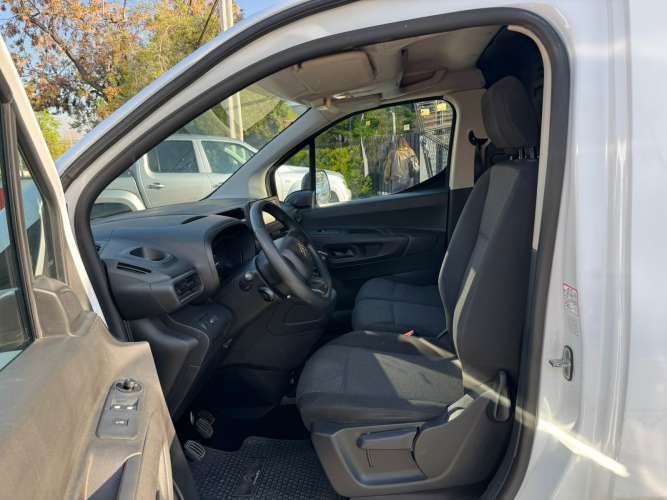 CITROËN BERLINGO DIESEL 1.5 MEC 6 VEL UNICO DUEÑO 2024