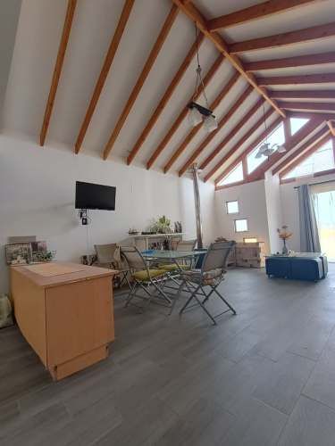 VENTA DE TERRENO CON CASA AMOBLADA