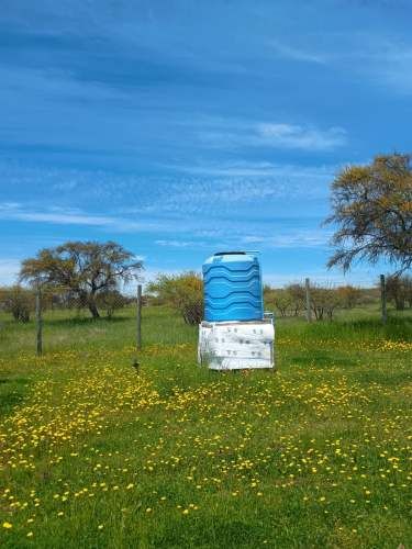 VENTA DE TERRENO CON CASA AMOBLADA