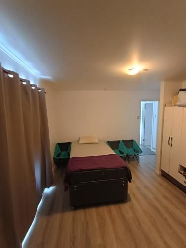 VENTA DE TERRENO CON CASA AMOBLADA