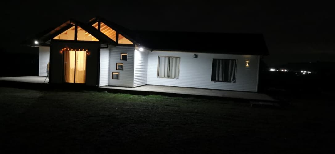 VENTA DE TERRENO CON CASA AMOBLADA