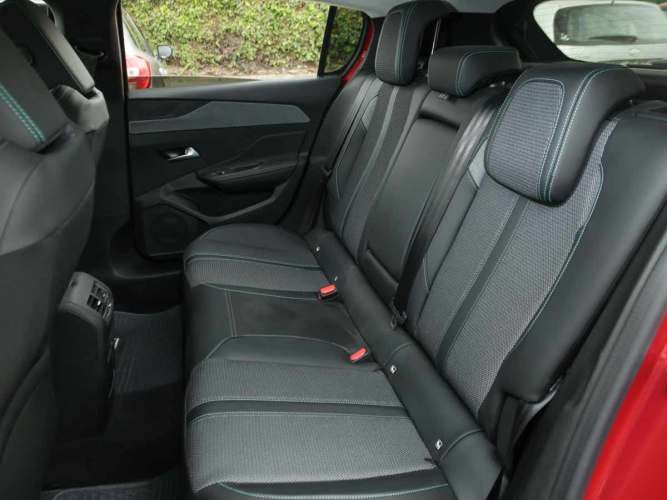 Peugeot  Allure Puretech 130 Eat8