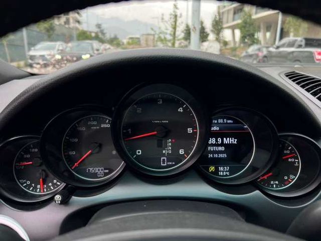 PORSCHE CAYENNE DIESEL 3.0 2014