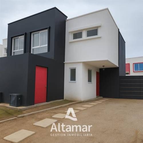 CASA Avenida Costanera sur 1200