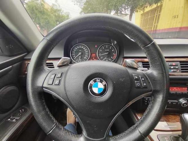 BMW 330  CIA 2009