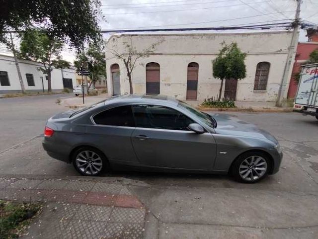 BMW 330  CIA 2009