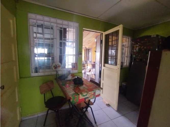 SE VENDE CASA EN VILLA ALEMANA