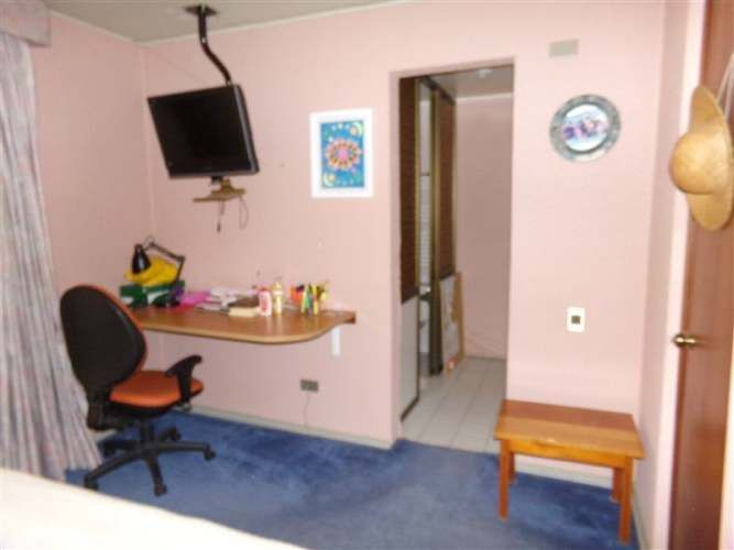 CASA CASI CON CALLE LAS DIEZ CUADRAS