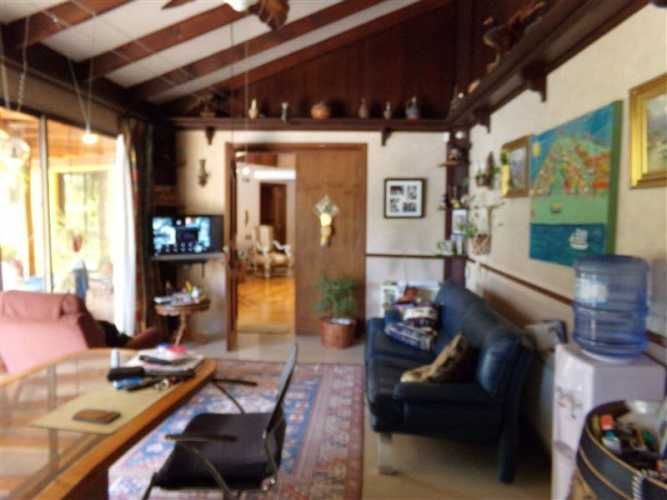 CASA CASI CON CALLE LAS DIEZ CUADRAS