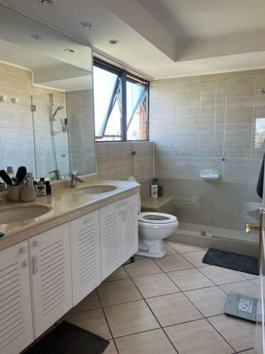 AMPLIO DEPTO 3DORM MAS SERVICIO Y 2 ESTACIONAMIENTOS