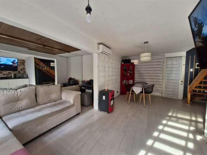 CASA PJ NAVIO ORIENTE LOMAS DEL MAIPO