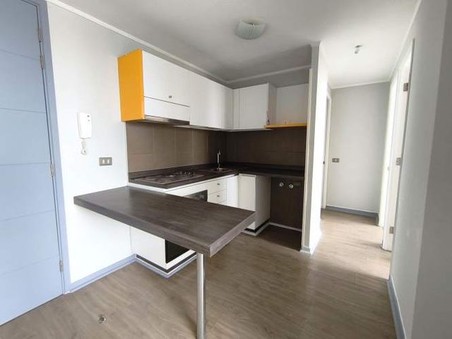 Cómodo Y Luminoso Departamento Cercano A Metro