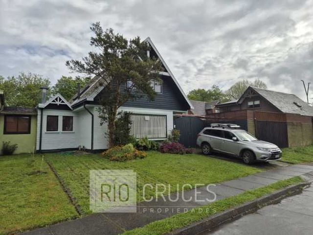 Casa a la venta en barrio residencial El Bosque