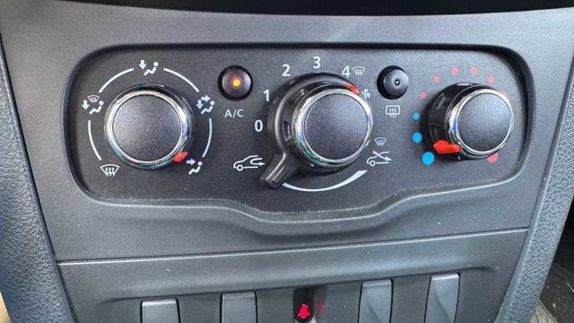 Renault Symbol  Zen 1.6 MT (2022)