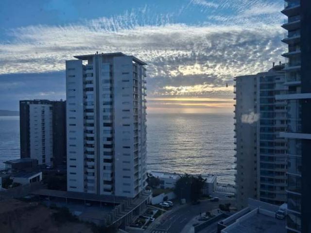 SE ARRIENDAN PRIVADOS DE OFICINA EN REÑACA NORTE