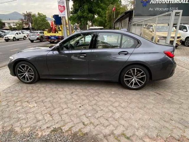 BMW 330 2020