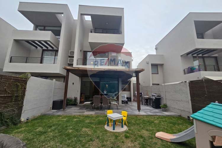 Oportunidad  townhouse 3 hab 4 baños