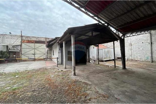 Galpón con excelente conectividad