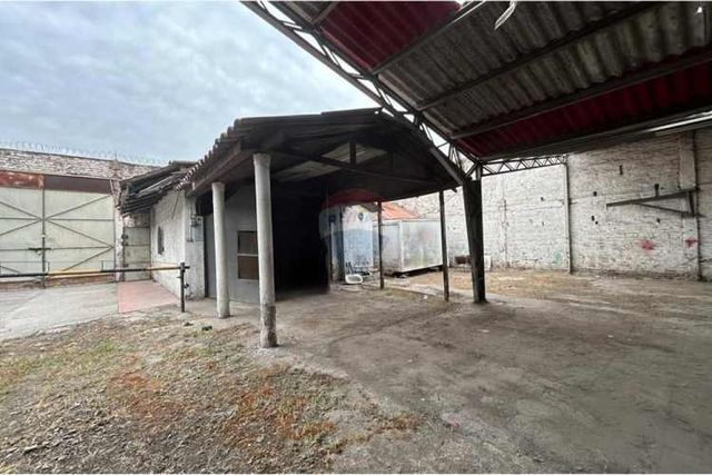 Galpón con excelente conectividad