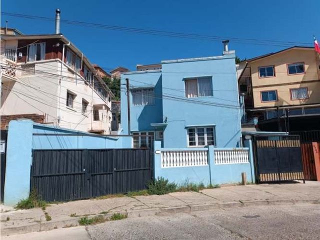 Gran Oportunidad de Inversión en Laderas, Viña – Dos Casas Sólidas