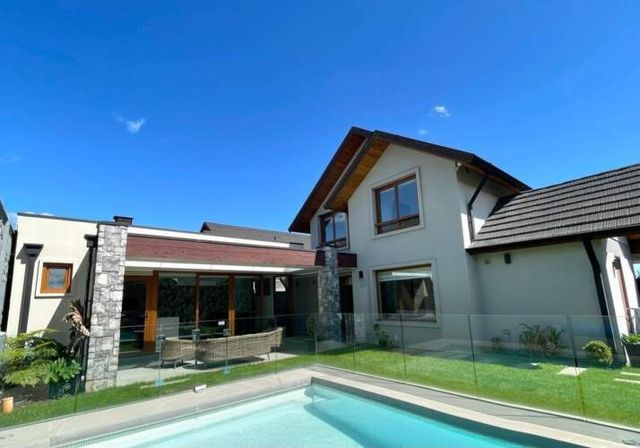 EXCELENTE CASA EN PORTAL DE LA FRONTERA