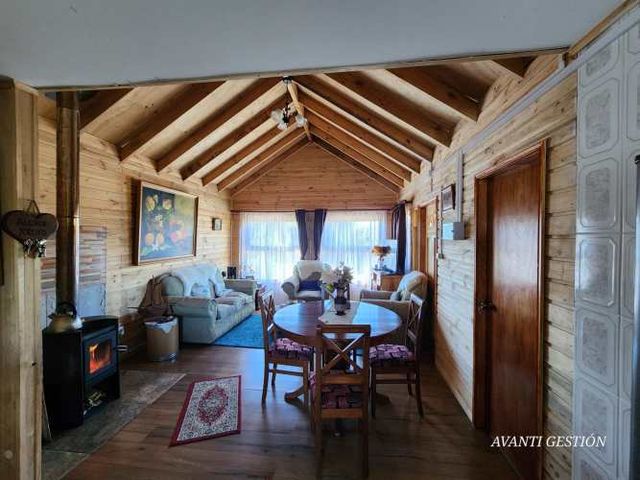 CASA EN PARCELA EN EL SECTOR DE LA COLONIA LA POZA
