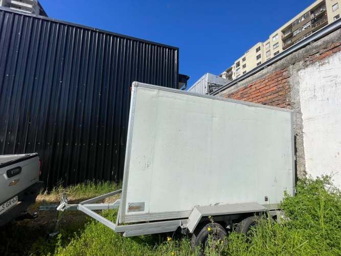 CARRO ARRASTRE CON CUPULA FRIGORIFICA