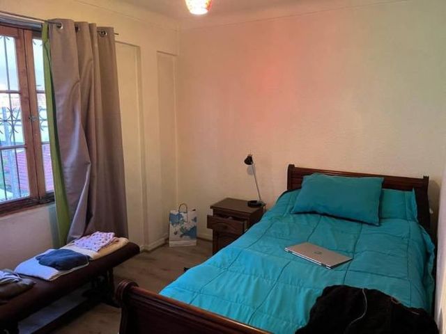 Se arrienda cómoda Habitación cercano a Metro Nacional