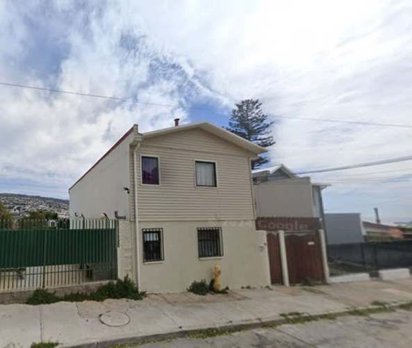 $76.990.000 CASA DOS PISOS , CERRO O´HIGGINS, VALP