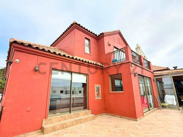 En arriendo amplia casa en El Rosario de Peñuelas,