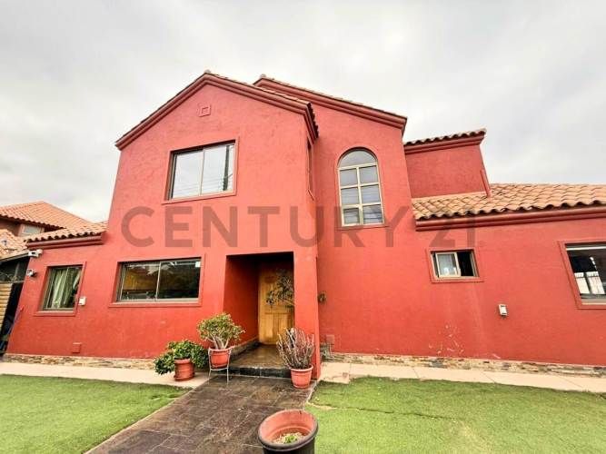 En arriendo amplia casa en El Rosario de Peñuelas,