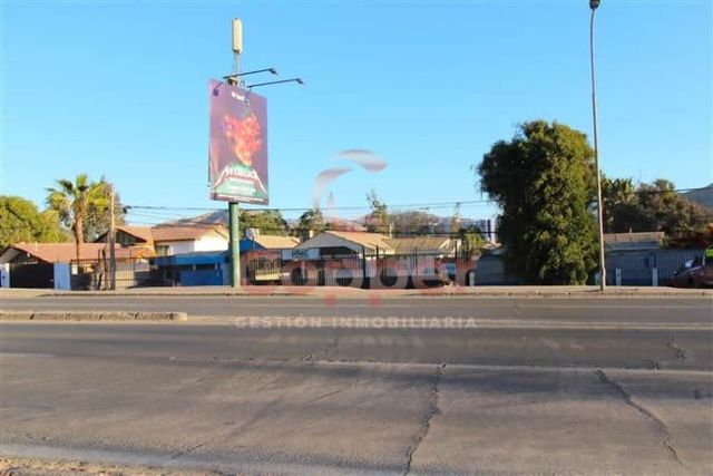 LOCAL COMERCIAL Copayapu Entre Calle Colipí y Avenida Henrriquez