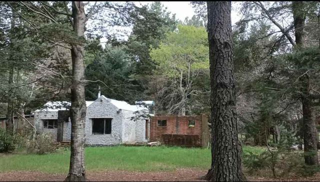 VENTA PARCELA 1 HA CON 3 CASAS, A 15 KM PUCON, ORILLA RUTA 199 EN LLAFENCO