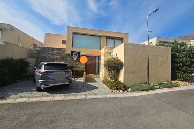 Maravillosa casa mediterránea en chamisero