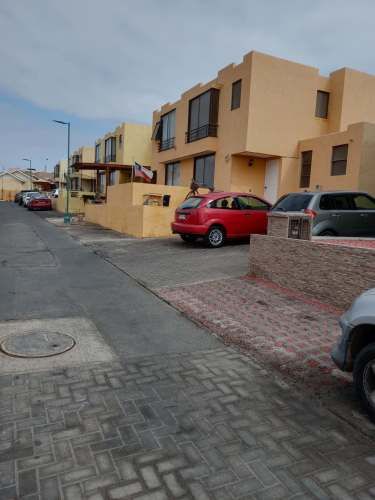 ARRIENDO CASA 3HAB 4BA ARICA