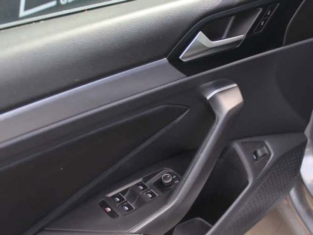 Volkswagen Jetta 1.4 Comfortline At 2024