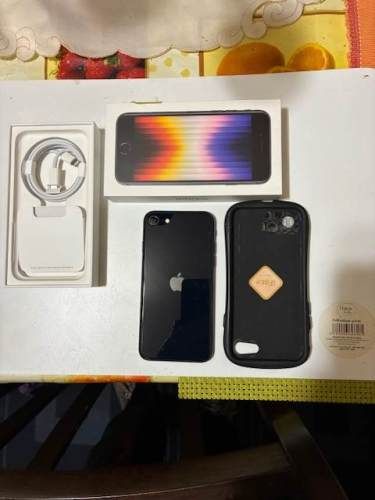 Vendo Iphone SE 2023  de 128 GB Negro, ( 3a. Generación) unico dueño poco uso