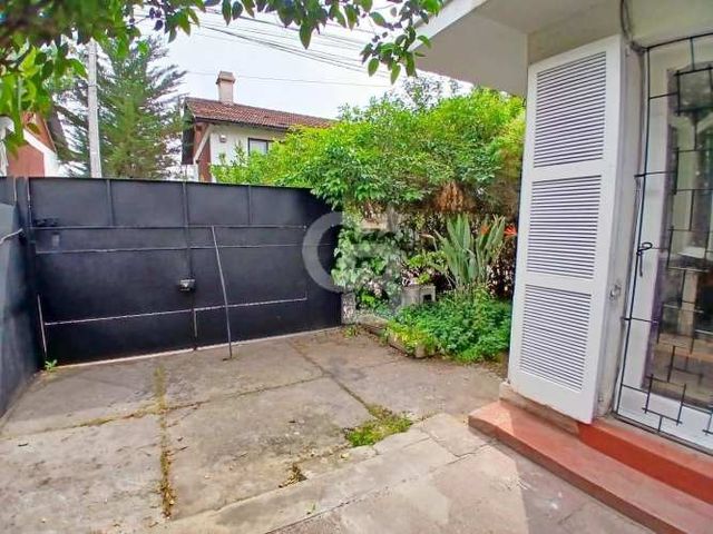 Casa en pasaje Las Condes, ideal para remodelar