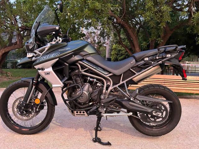 triumph 800 XCA año 2019