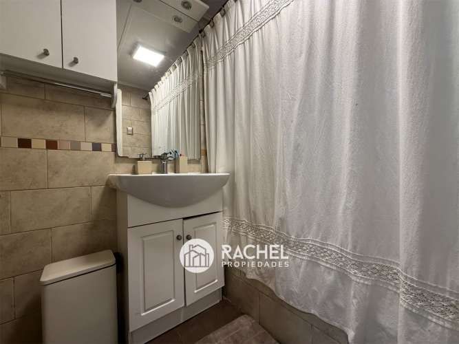 SE VENDE LINDA CASADE UN PISO CON PROYECCION COMERCIAL- Sector Ñielol