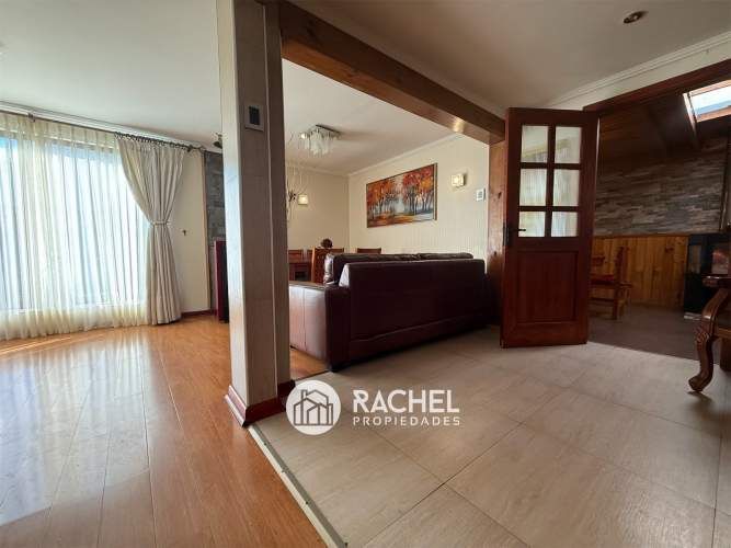 SE VENDE LINDA CASADE UN PISO CON PROYECCION COMERCIAL- Sector Ñielol