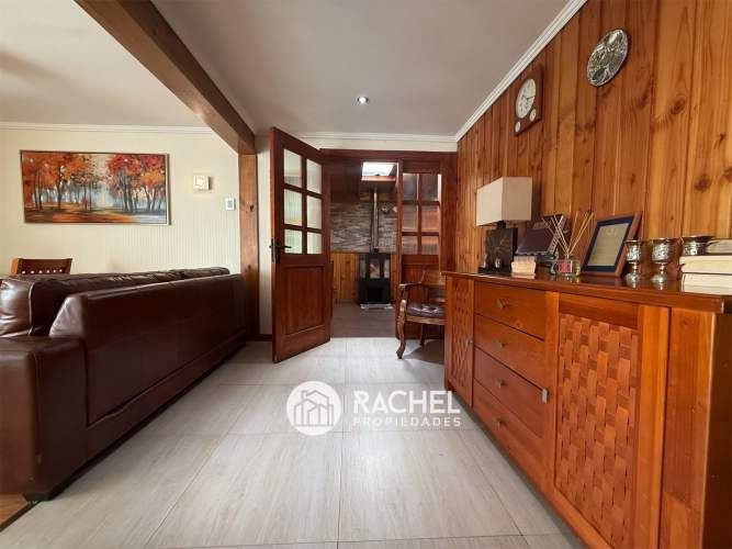 SE VENDE LINDA CASADE UN PISO CON PROYECCION COMERCIAL- Sector Ñielol