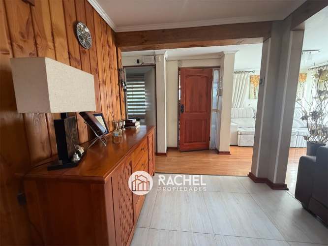 SE VENDE LINDA CASADE UN PISO CON PROYECCION COMERCIAL- Sector Ñielol