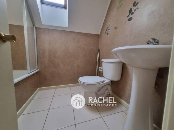 EN ARRIENDO IMPECABLE CASA ALTO DEL MAIPO TEMUCO