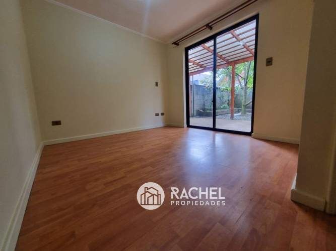 EN ARRIENDO IMPECABLE CASA ALTO DEL MAIPO TEMUCO