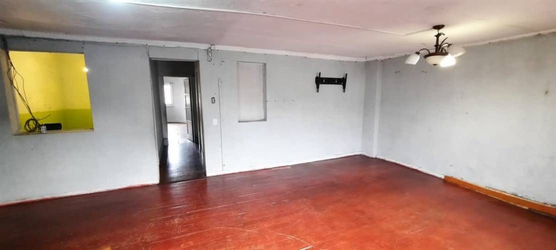 CASA Gran casa sólida, amplio terreno, para remodelar, gran potencial